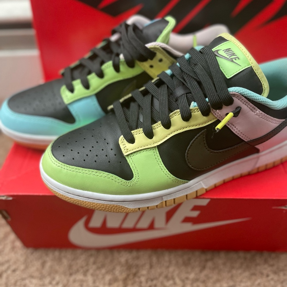 Burberry Size 9 Retro 1s Size 8.5 Dunks 8.5